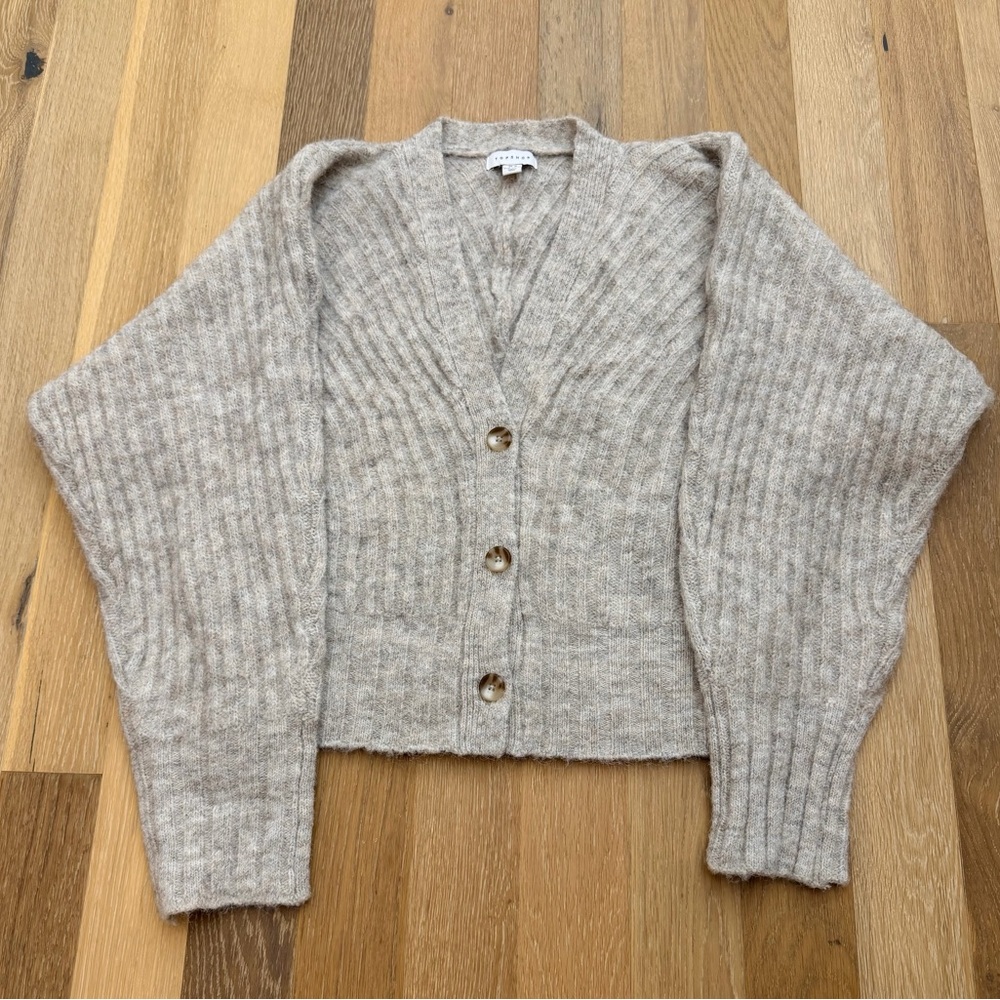 Topshop Women’s Button Up Cardigan Size Medium in Oat - Like New